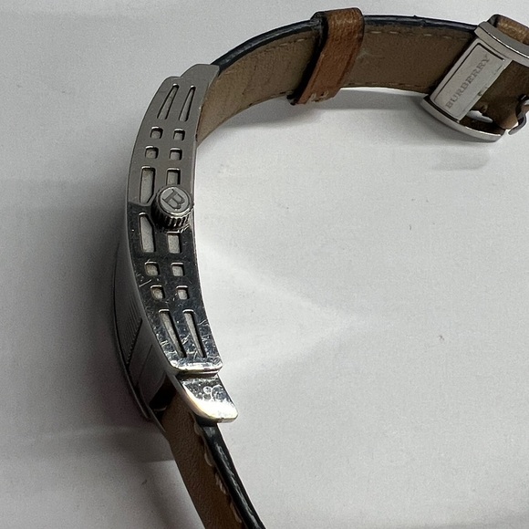 Burberry Heritage BU1553 Unisex Watch Original Tan Leather Band